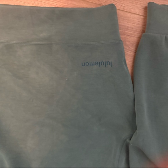 lululemon athletica Green Crewneck Sweatshirt - Picture 3 of 3